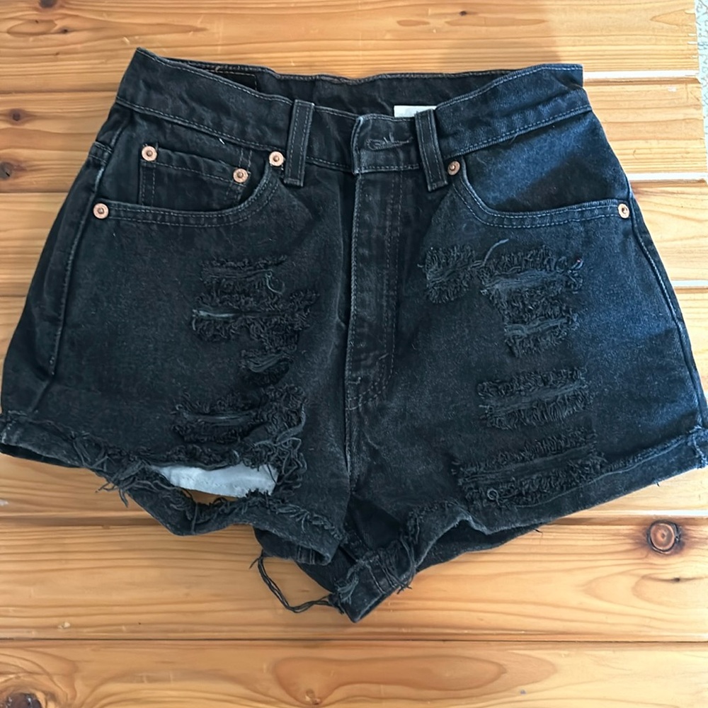 Black Levi’s 501 shorts size 6